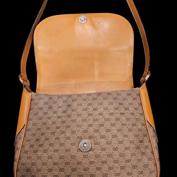 GUCCI Micro GG Supreme Vintage Shoulder Bag - Picture 3 of 8